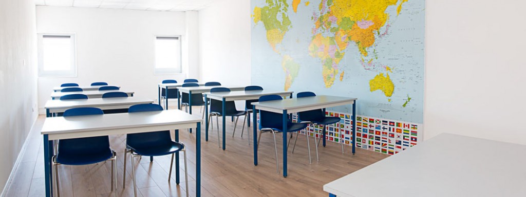 location de salle de reunion disposition écolier à Nîmes